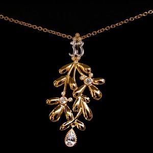 Disney Club 33 Exclusive Gold Plated Leaf Necklace
